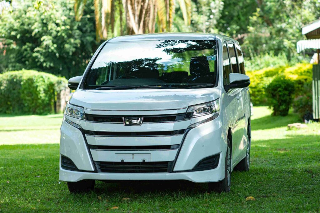 Noah Family Car